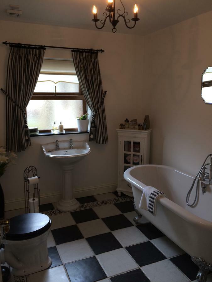 Leitrim Hill Bed And Breakfast Kilkeel Exterior photo